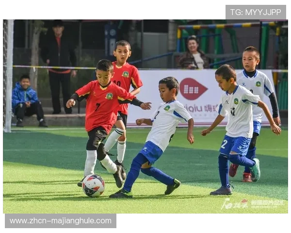 健力宝杯小球员成长经历，足球梦想与日常训练平衡